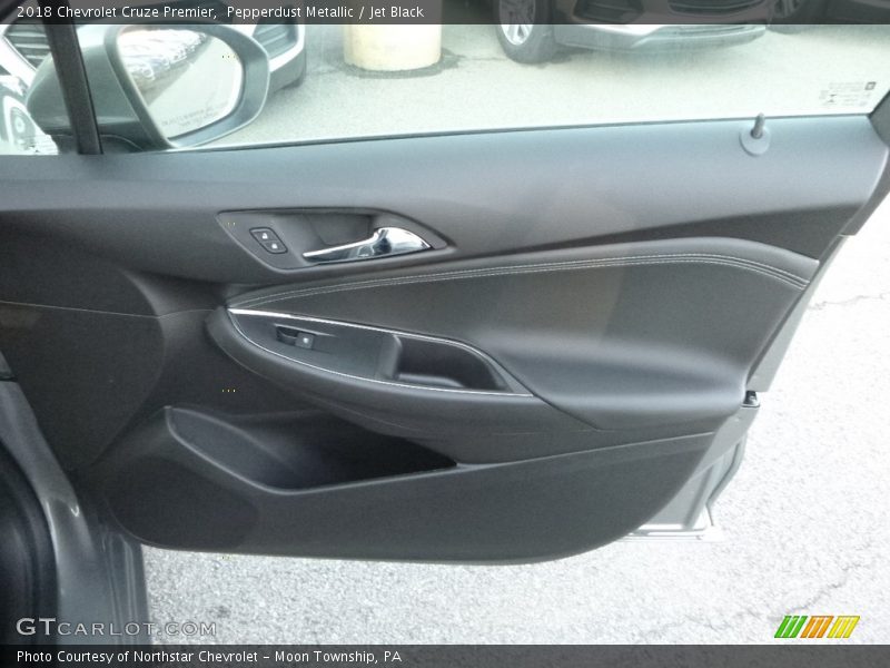 Pepperdust Metallic / Jet Black 2018 Chevrolet Cruze Premier