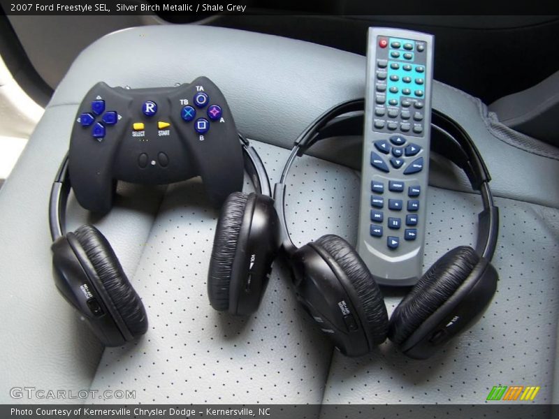 Silver Birch Metallic / Shale Grey 2007 Ford Freestyle SEL