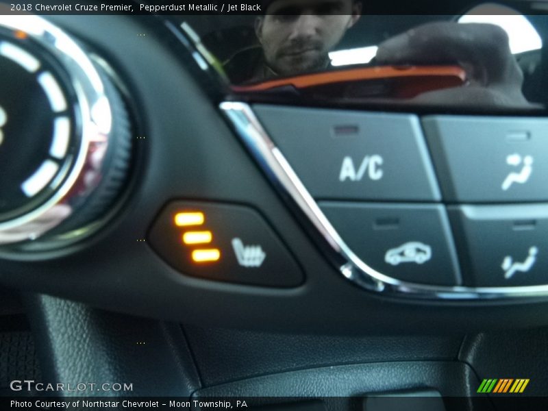 Pepperdust Metallic / Jet Black 2018 Chevrolet Cruze Premier