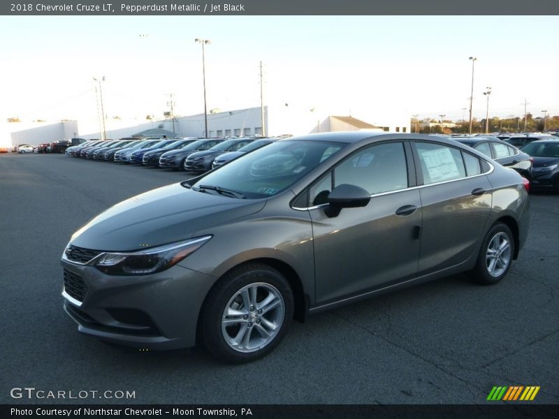 Pepperdust Metallic / Jet Black 2018 Chevrolet Cruze LT