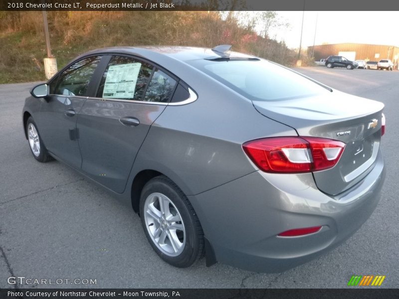 Pepperdust Metallic / Jet Black 2018 Chevrolet Cruze LT