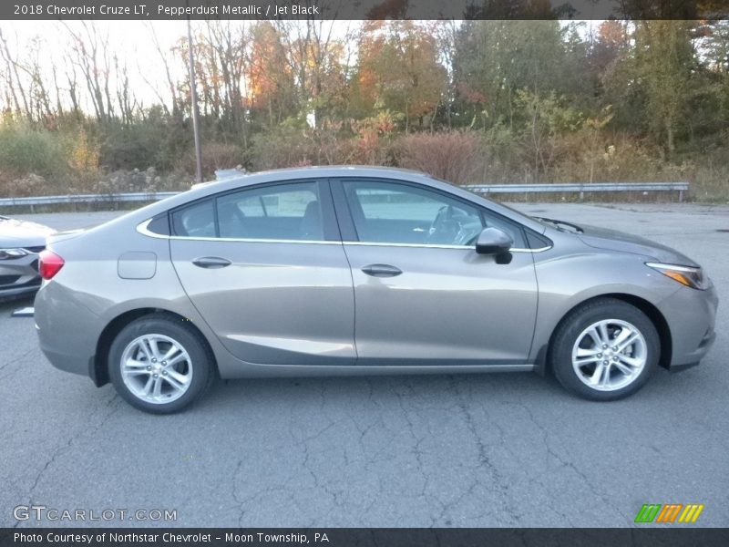 Pepperdust Metallic / Jet Black 2018 Chevrolet Cruze LT