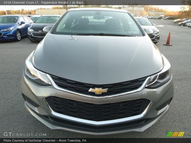 Pepperdust Metallic / Jet Black 2018 Chevrolet Cruze LT