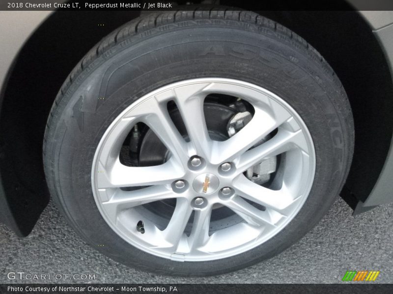 Pepperdust Metallic / Jet Black 2018 Chevrolet Cruze LT