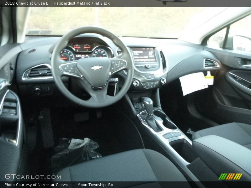 Pepperdust Metallic / Jet Black 2018 Chevrolet Cruze LT