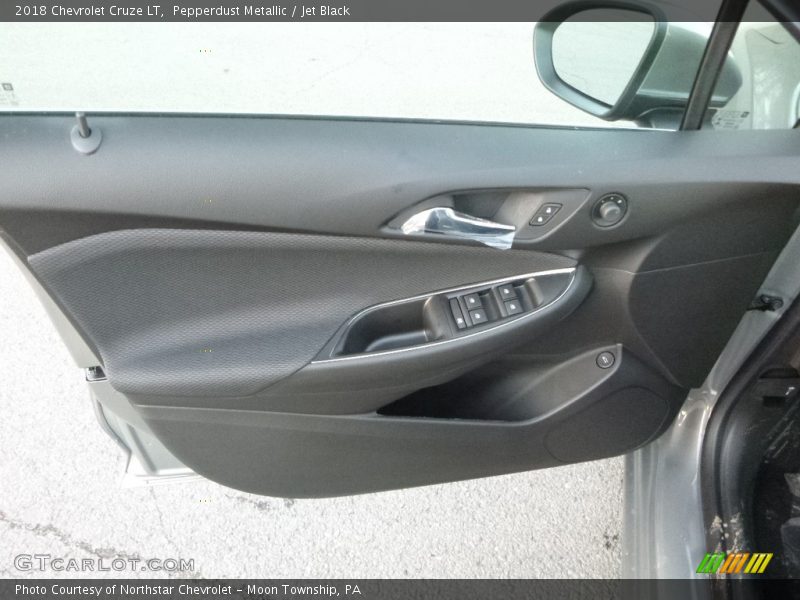 Pepperdust Metallic / Jet Black 2018 Chevrolet Cruze LT