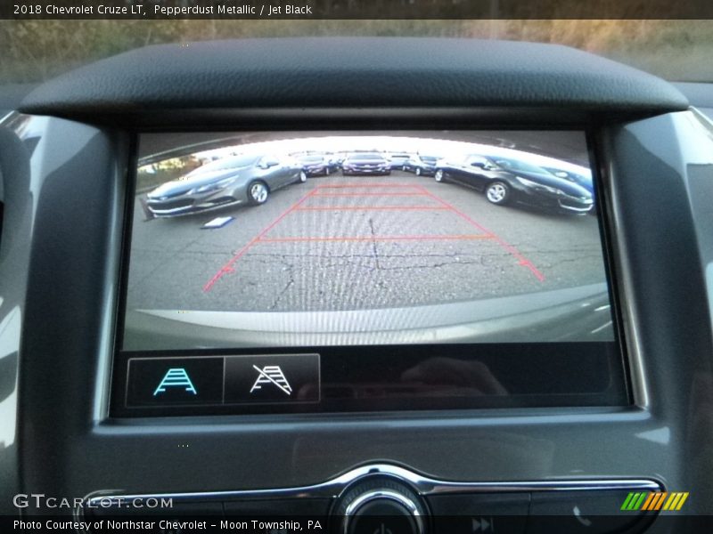 Pepperdust Metallic / Jet Black 2018 Chevrolet Cruze LT