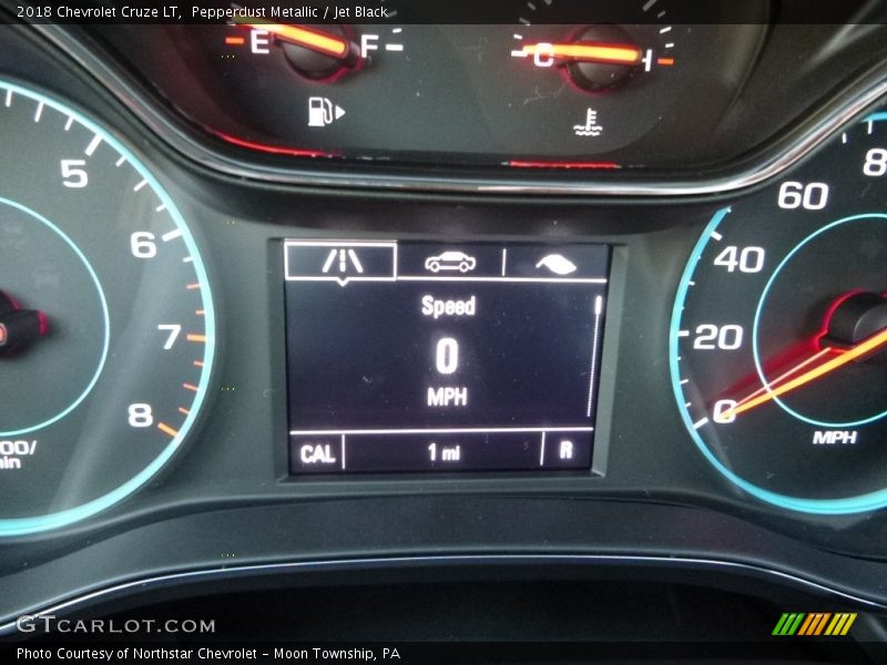 Pepperdust Metallic / Jet Black 2018 Chevrolet Cruze LT