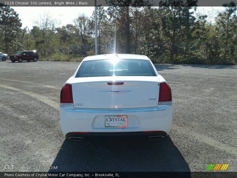 Bright White / Black 2018 Chrysler 300 Limited