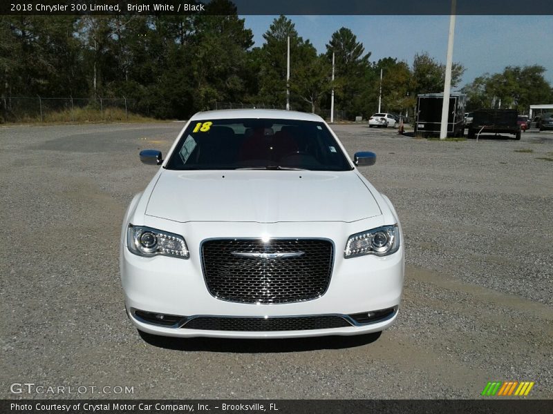 Bright White / Black 2018 Chrysler 300 Limited