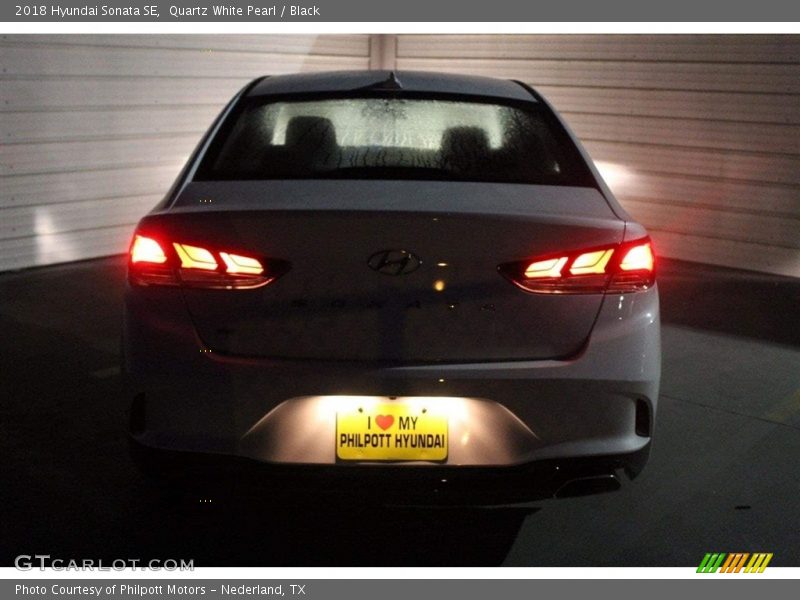 Quartz White Pearl / Black 2018 Hyundai Sonata SE