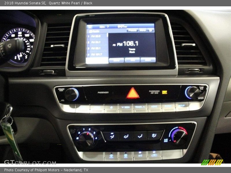 Quartz White Pearl / Black 2018 Hyundai Sonata SE