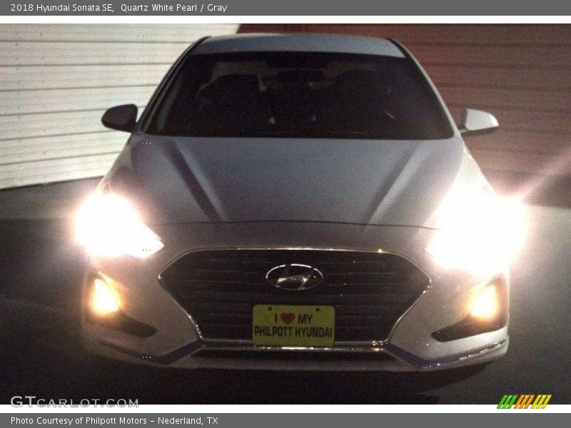 Quartz White Pearl / Gray 2018 Hyundai Sonata SE