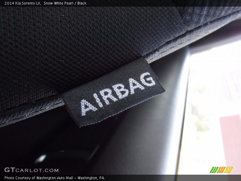 Snow White Pearl / Black 2014 Kia Sorento LX