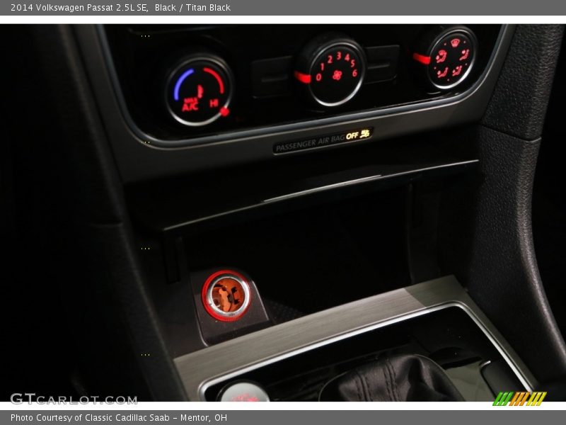 Black / Titan Black 2014 Volkswagen Passat 2.5L SE