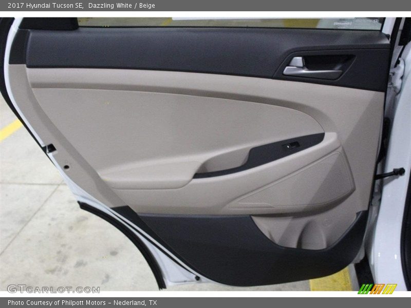 Dazzling White / Beige 2017 Hyundai Tucson SE