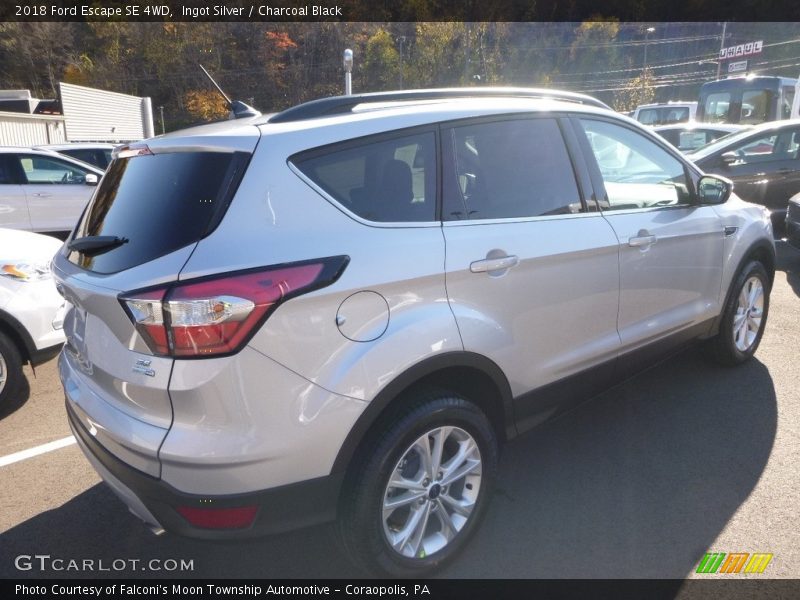 Ingot Silver / Charcoal Black 2018 Ford Escape SE 4WD
