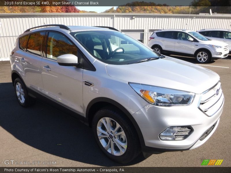Ingot Silver / Charcoal Black 2018 Ford Escape SE 4WD
