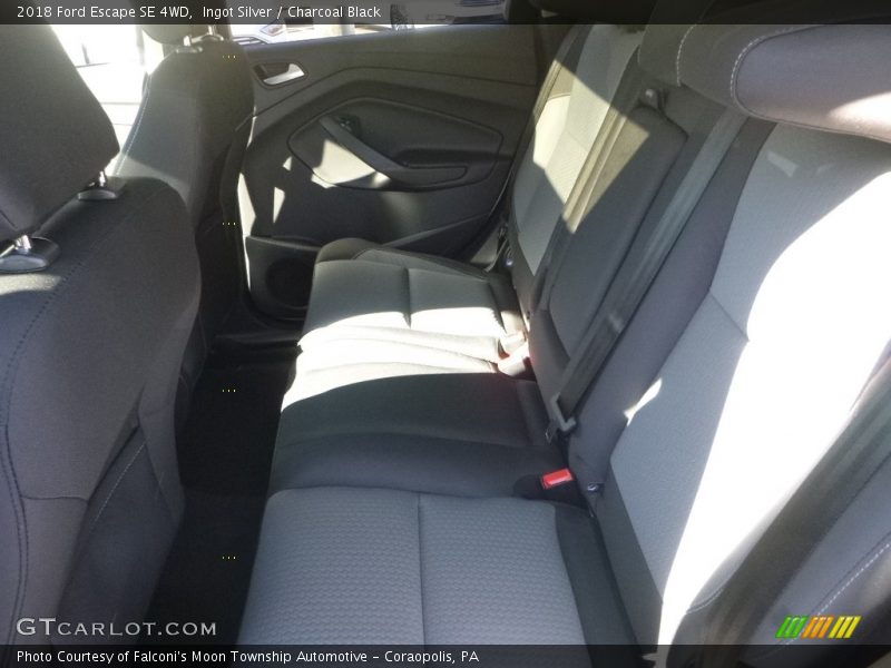 Ingot Silver / Charcoal Black 2018 Ford Escape SE 4WD