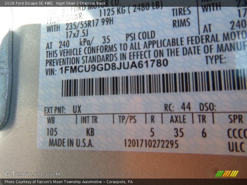 Ingot Silver / Charcoal Black 2018 Ford Escape SE 4WD