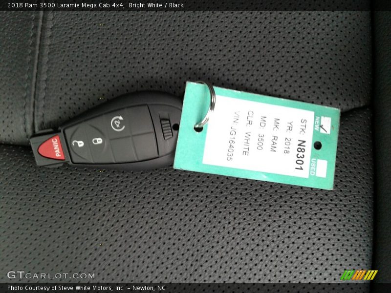 Bright White / Black 2018 Ram 3500 Laramie Mega Cab 4x4