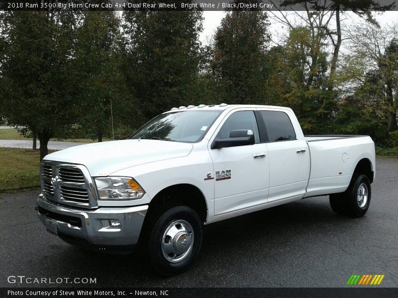 Front 3/4 View of 2018 3500 Big Horn Crew Cab 4x4 Dual Rear Wheel
