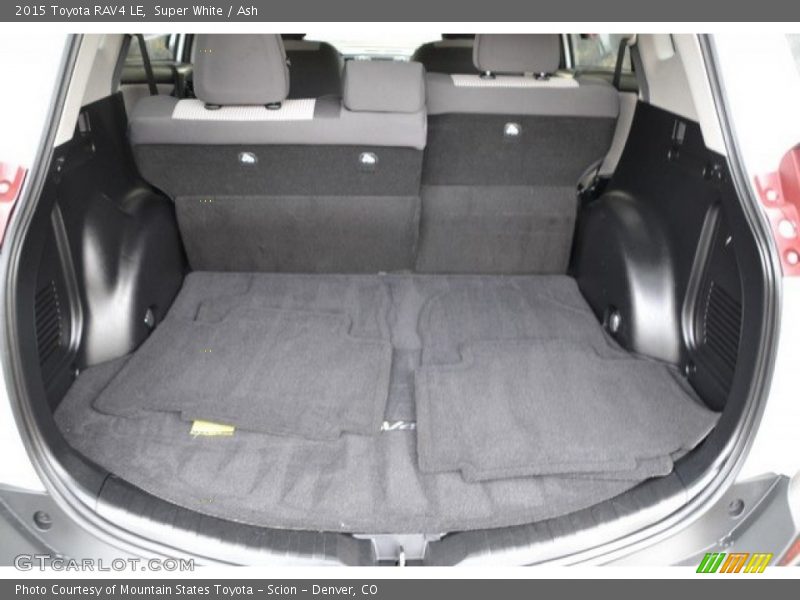 Super White / Ash 2015 Toyota RAV4 LE