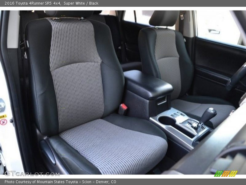 Super White / Black 2016 Toyota 4Runner SR5 4x4