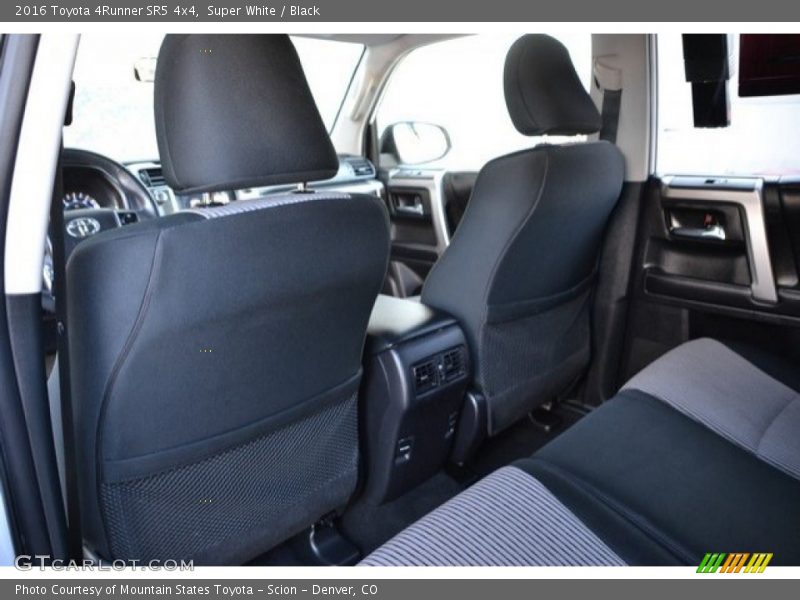 Super White / Black 2016 Toyota 4Runner SR5 4x4