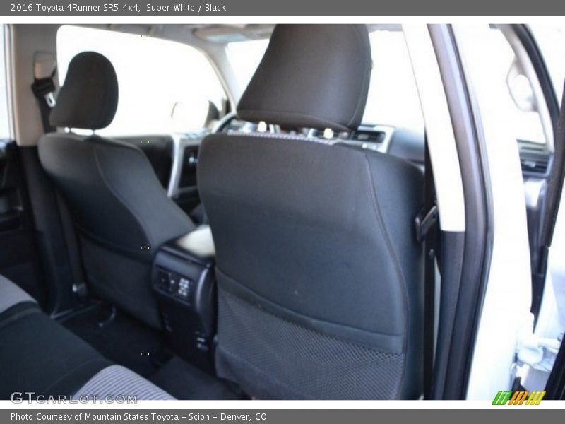 Super White / Black 2016 Toyota 4Runner SR5 4x4