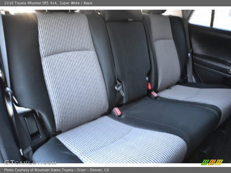 Super White / Black 2016 Toyota 4Runner SR5 4x4