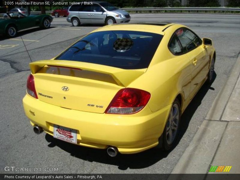 Sunburst Yellow / Black 2005 Hyundai Tiburon SE