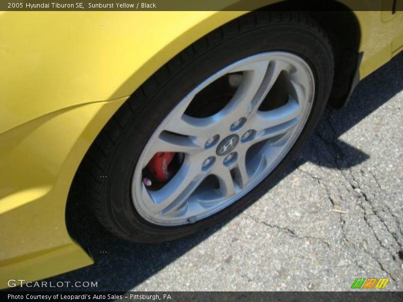 Sunburst Yellow / Black 2005 Hyundai Tiburon SE