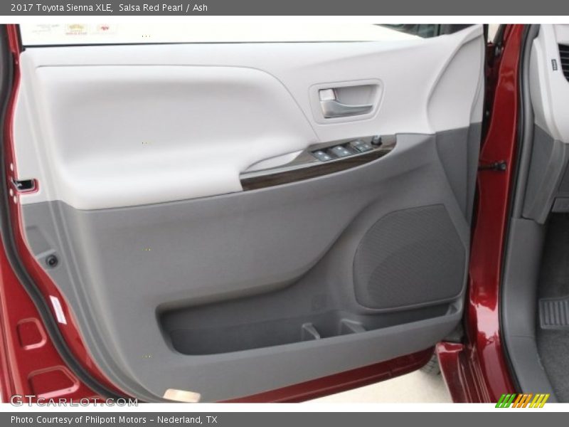 Salsa Red Pearl / Ash 2017 Toyota Sienna XLE