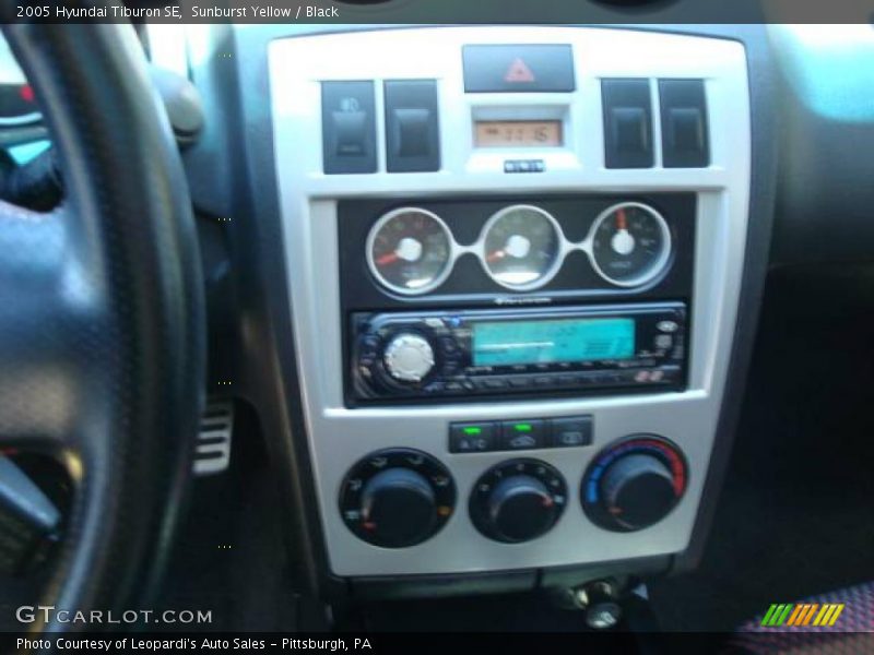 Sunburst Yellow / Black 2005 Hyundai Tiburon SE