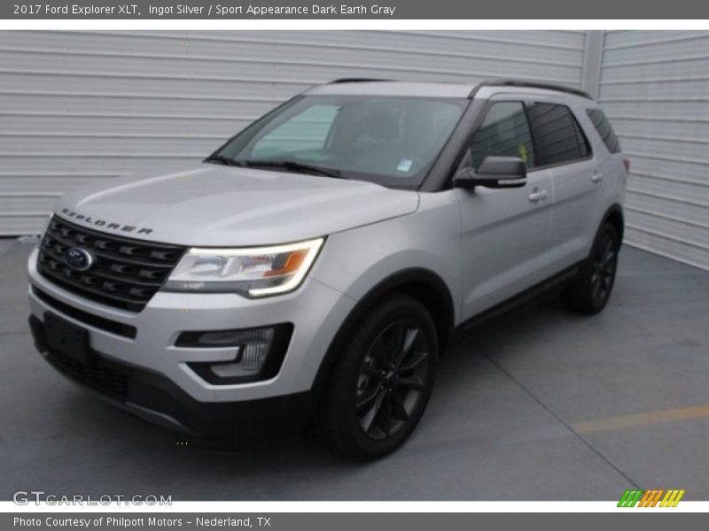 Ingot Silver / Sport Appearance Dark Earth Gray 2017 Ford Explorer XLT