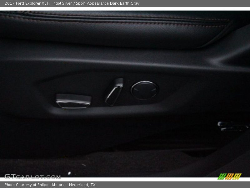 Ingot Silver / Sport Appearance Dark Earth Gray 2017 Ford Explorer XLT