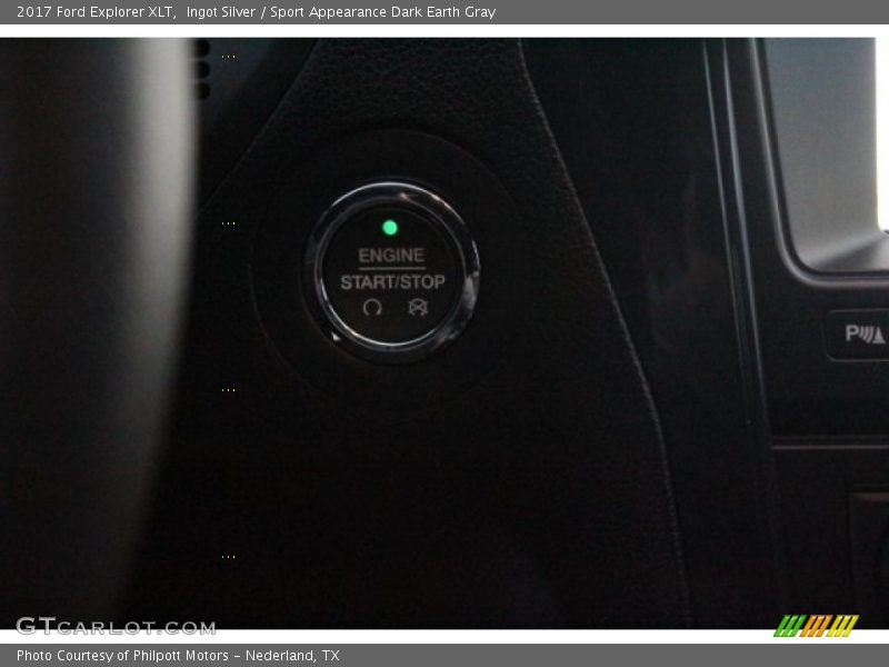 Ingot Silver / Sport Appearance Dark Earth Gray 2017 Ford Explorer XLT