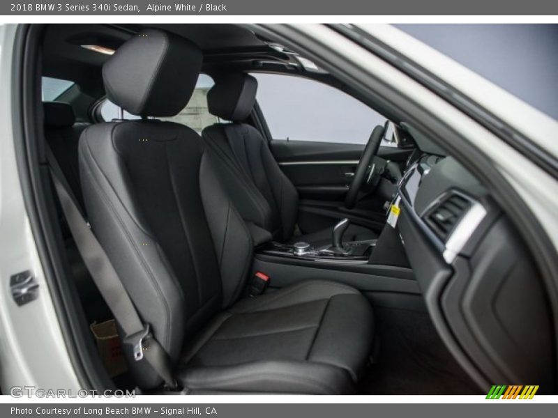 Alpine White / Black 2018 BMW 3 Series 340i Sedan