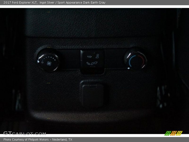 Ingot Silver / Sport Appearance Dark Earth Gray 2017 Ford Explorer XLT