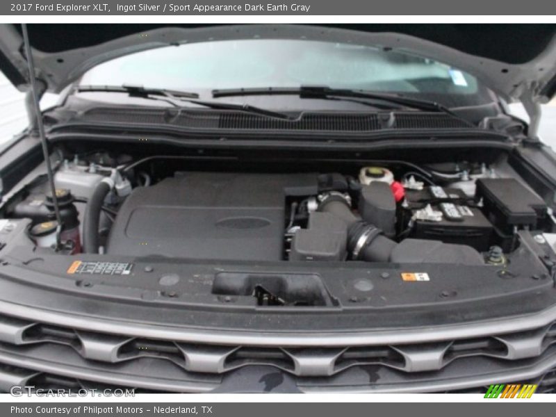 Ingot Silver / Sport Appearance Dark Earth Gray 2017 Ford Explorer XLT