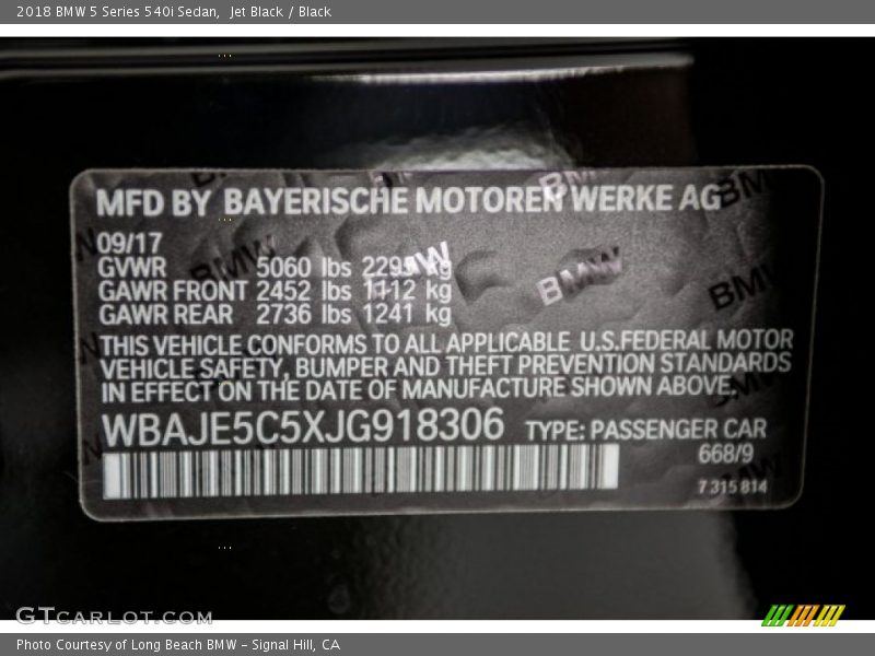 Jet Black / Black 2018 BMW 5 Series 540i Sedan