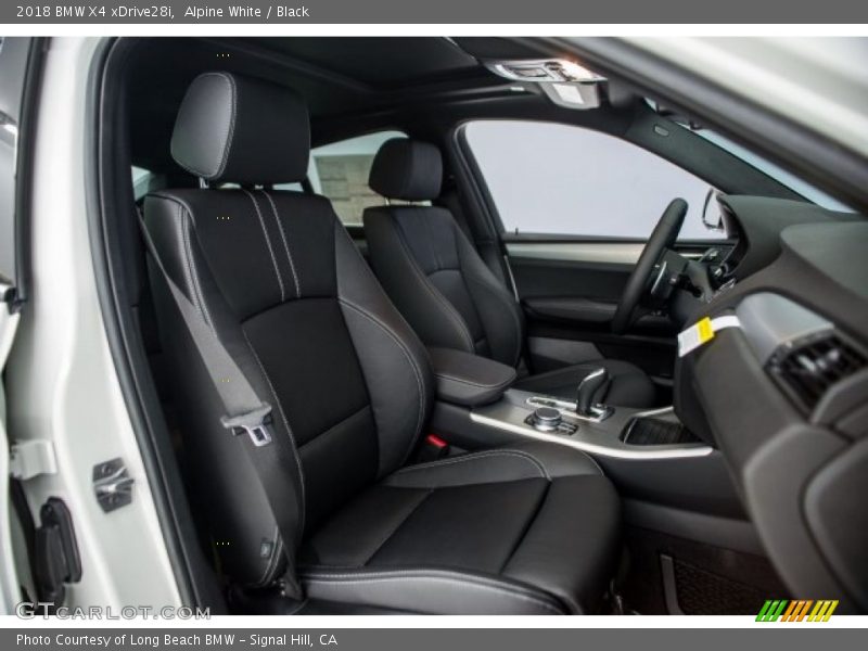 Alpine White / Black 2018 BMW X4 xDrive28i