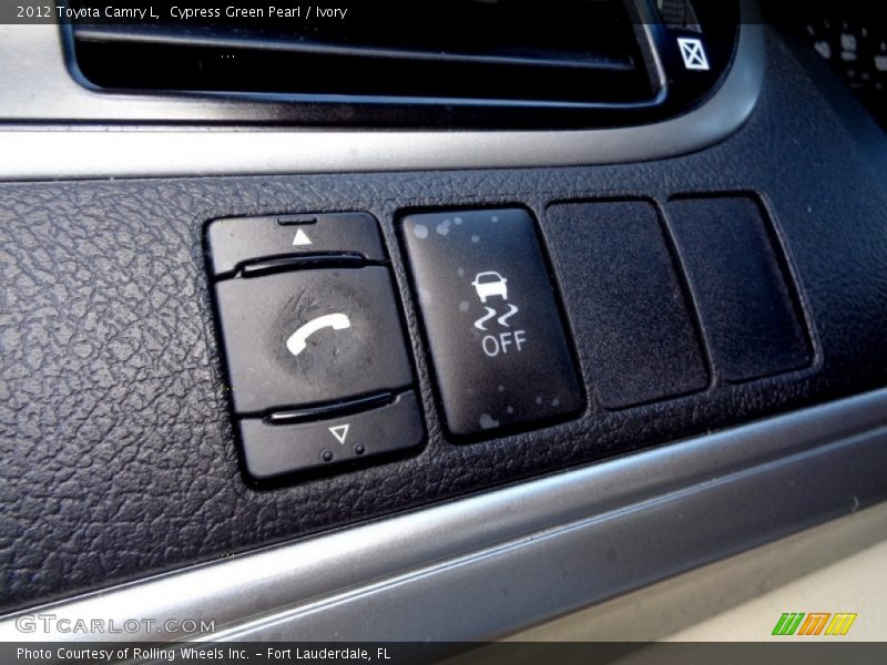Cypress Green Pearl / Ivory 2012 Toyota Camry L