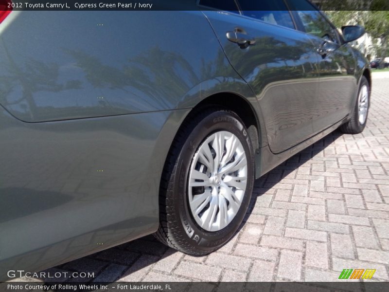 Cypress Green Pearl / Ivory 2012 Toyota Camry L