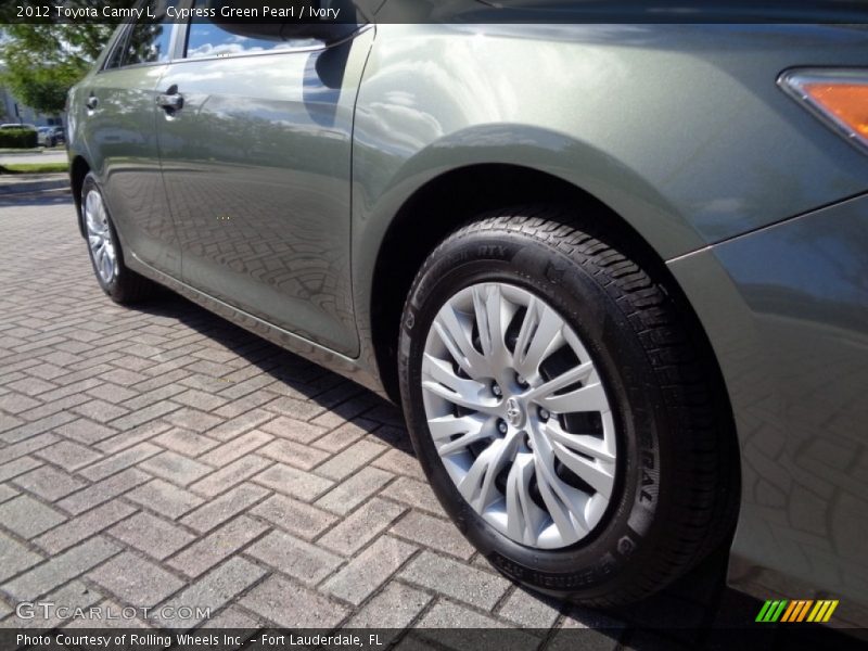 Cypress Green Pearl / Ivory 2012 Toyota Camry L