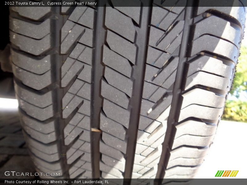 Cypress Green Pearl / Ivory 2012 Toyota Camry L