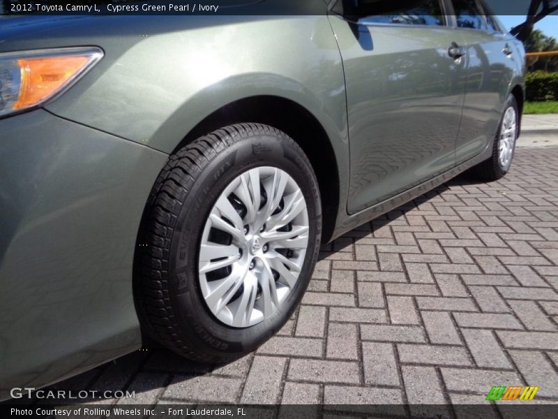 Cypress Green Pearl / Ivory 2012 Toyota Camry L