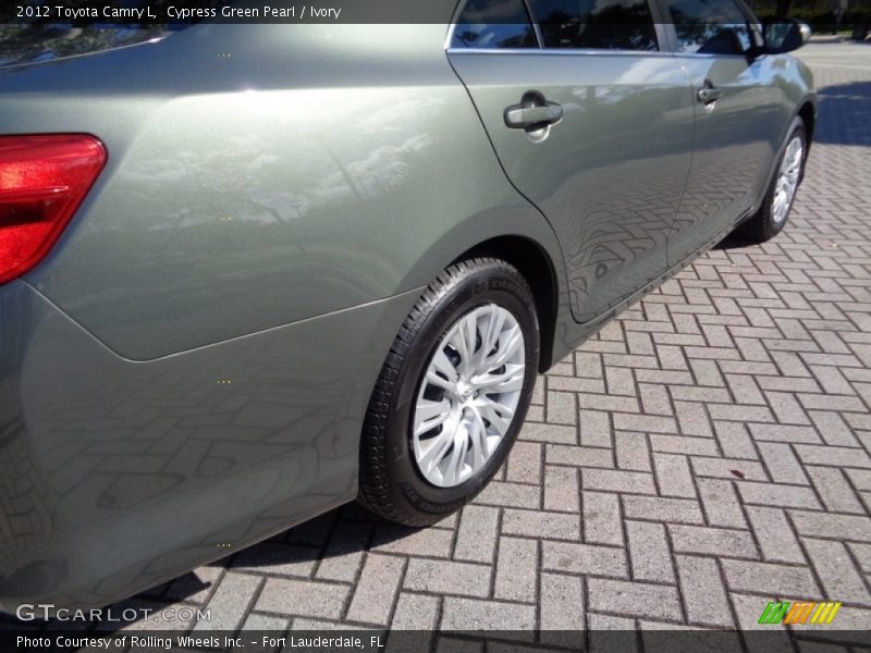 Cypress Green Pearl / Ivory 2012 Toyota Camry L