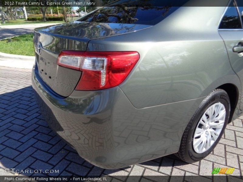 Cypress Green Pearl / Ivory 2012 Toyota Camry L